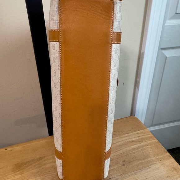 Gucci Micro Logo Tan and Cream Shoulder Bag - Picture 9 of 16